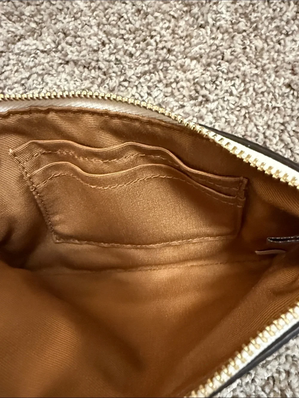 Coach compact cream